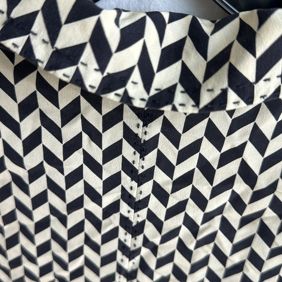 Tory Burch, silk blouse, size 2 - Picture 6 of 7